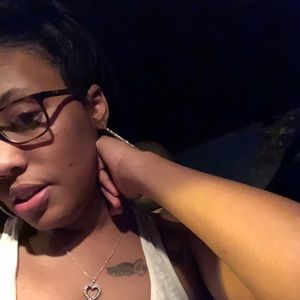 Meet your Posher, Janecia